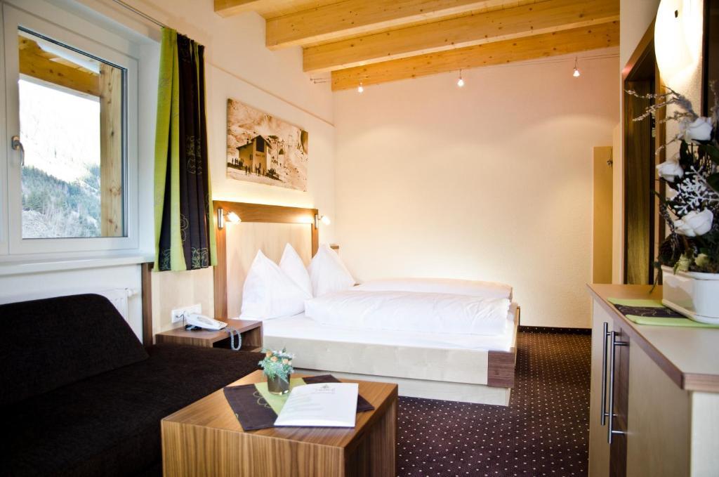 Hotel Tannenhof Ischgl Quarto foto